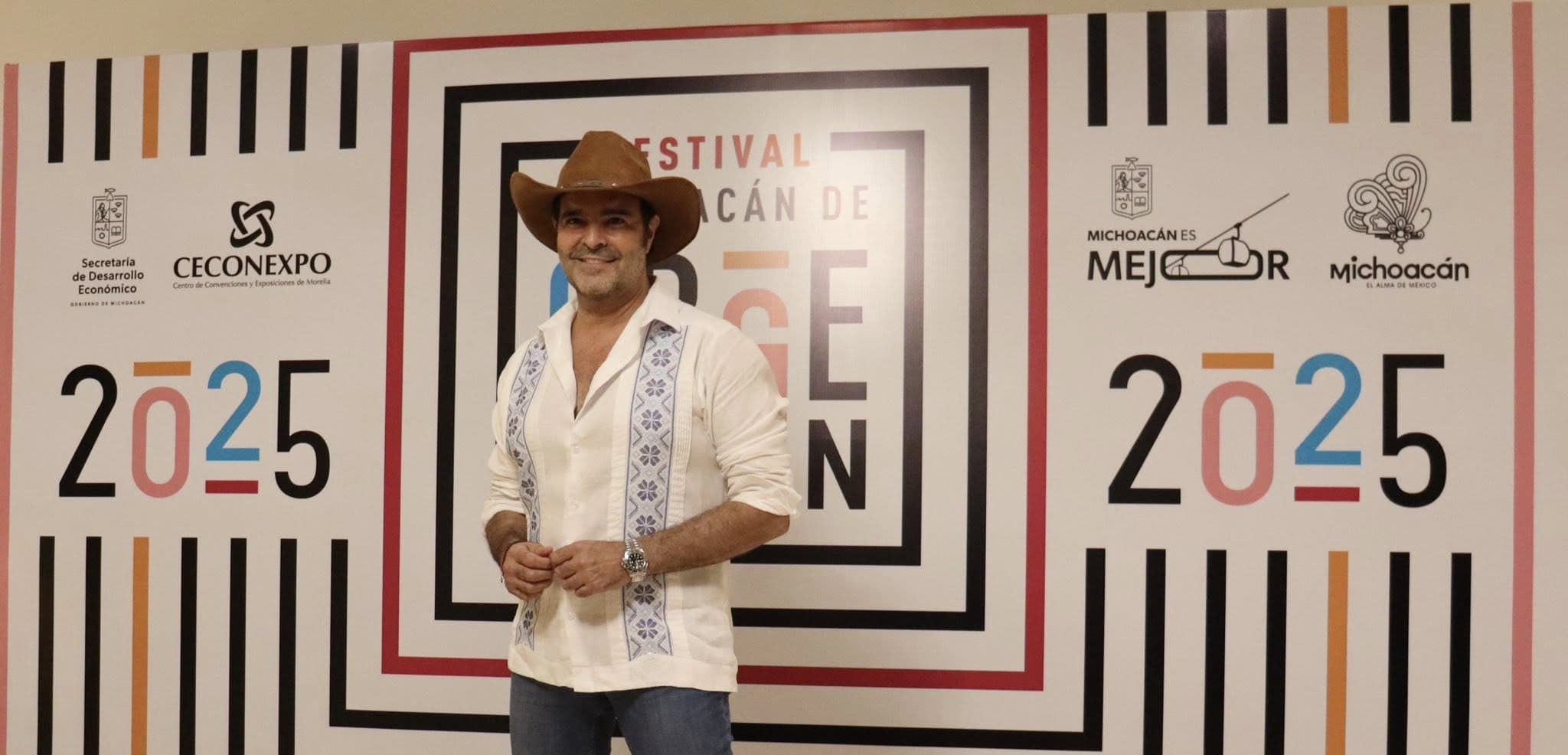 Pablo Montero convive con cocineras tradicionales y artesanos en el Festival Michoacán de Origen